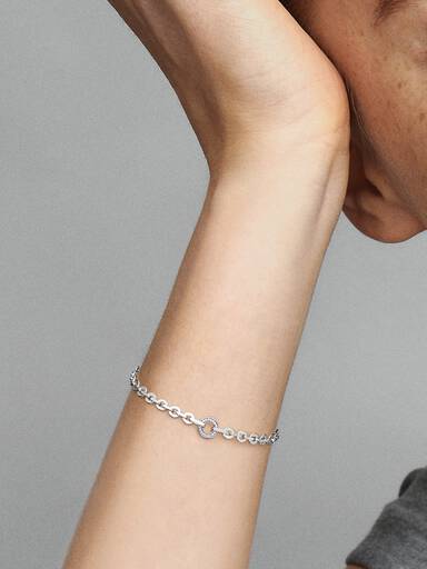 Brazalete de Cadena Gruesa en Pavé de Pandora Signature