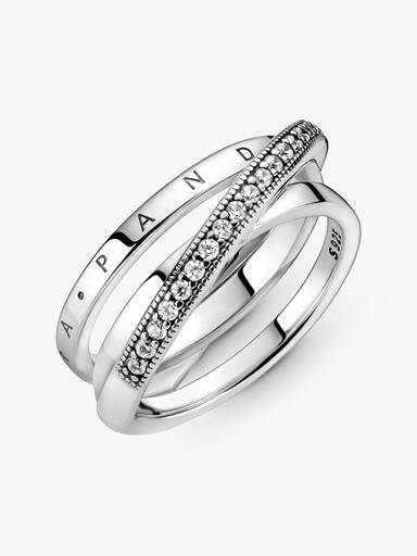 Anillo de banda triple cruzado con pavé